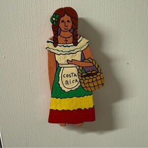 Handcrafted Costa Rica Wooden Souvenir Magnet with Multicolor Design and Basket